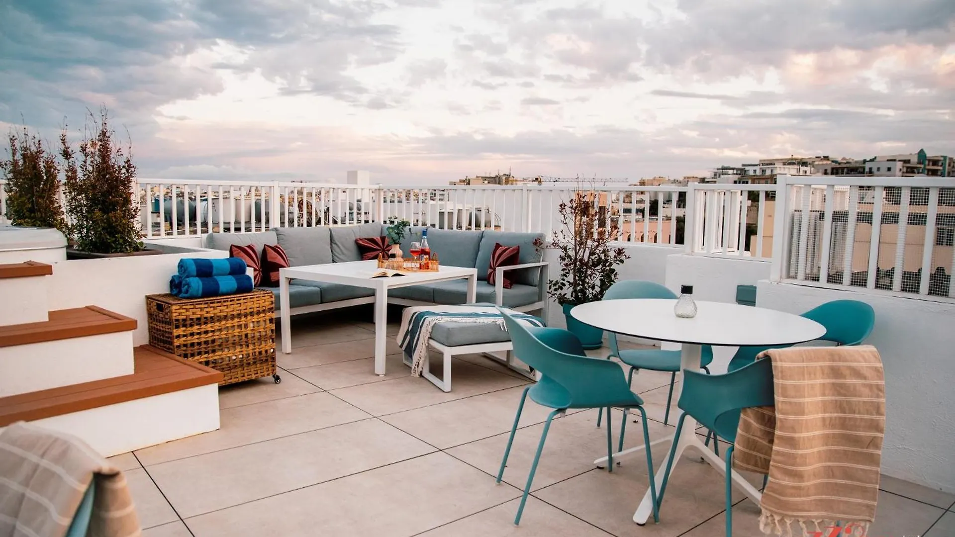 Spinola Stays Saint Julian's Guest house
