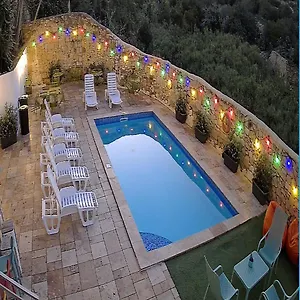 Follow The Sun Boutique - Pool, Breakfast & Sea Views Hostel St. Julian's